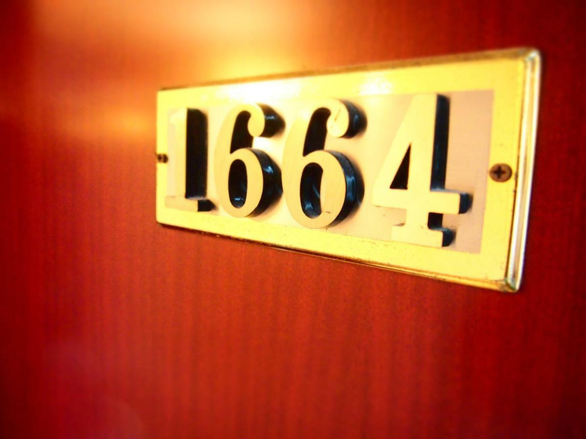 Premium Lounge Hotell Hongkong Exteriör bild